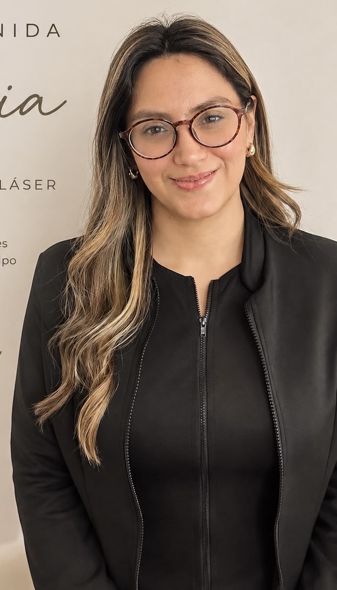 Vania Venegas, profesional en depilación láser.